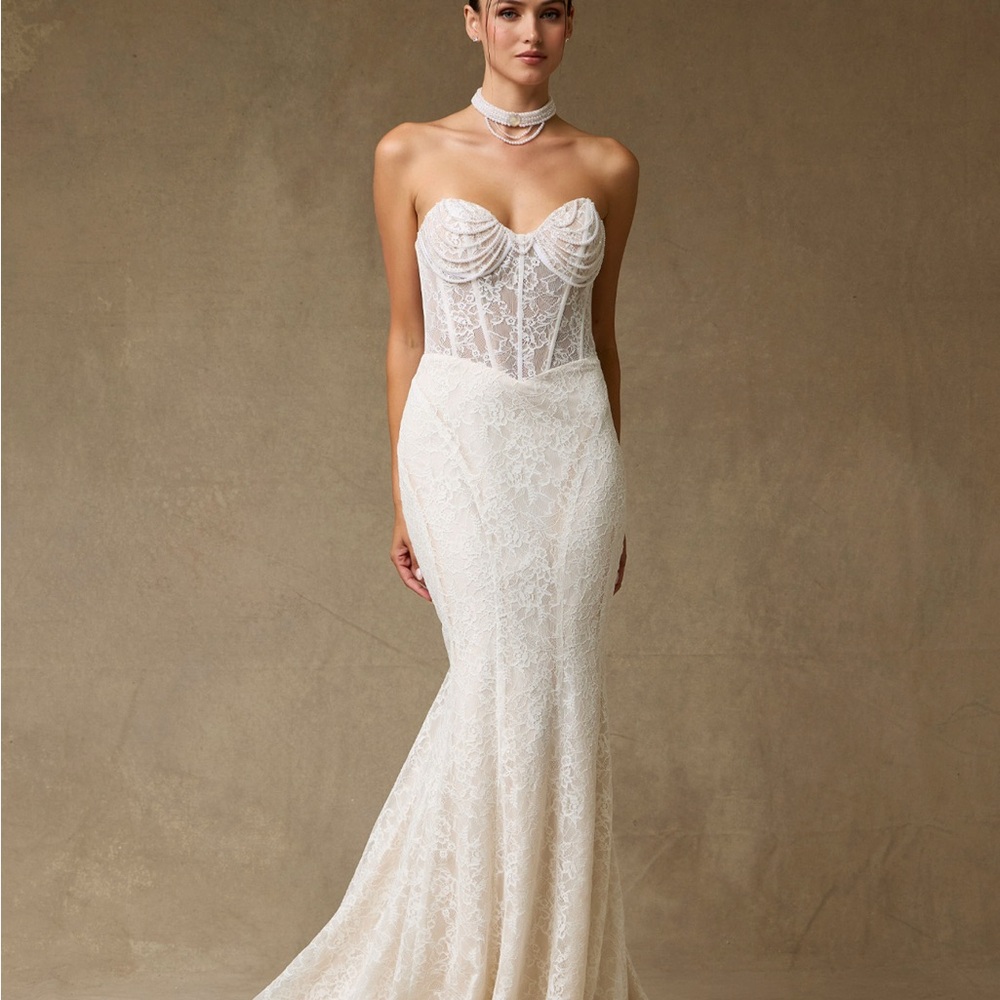 Elegant White Lace Strapless Dress